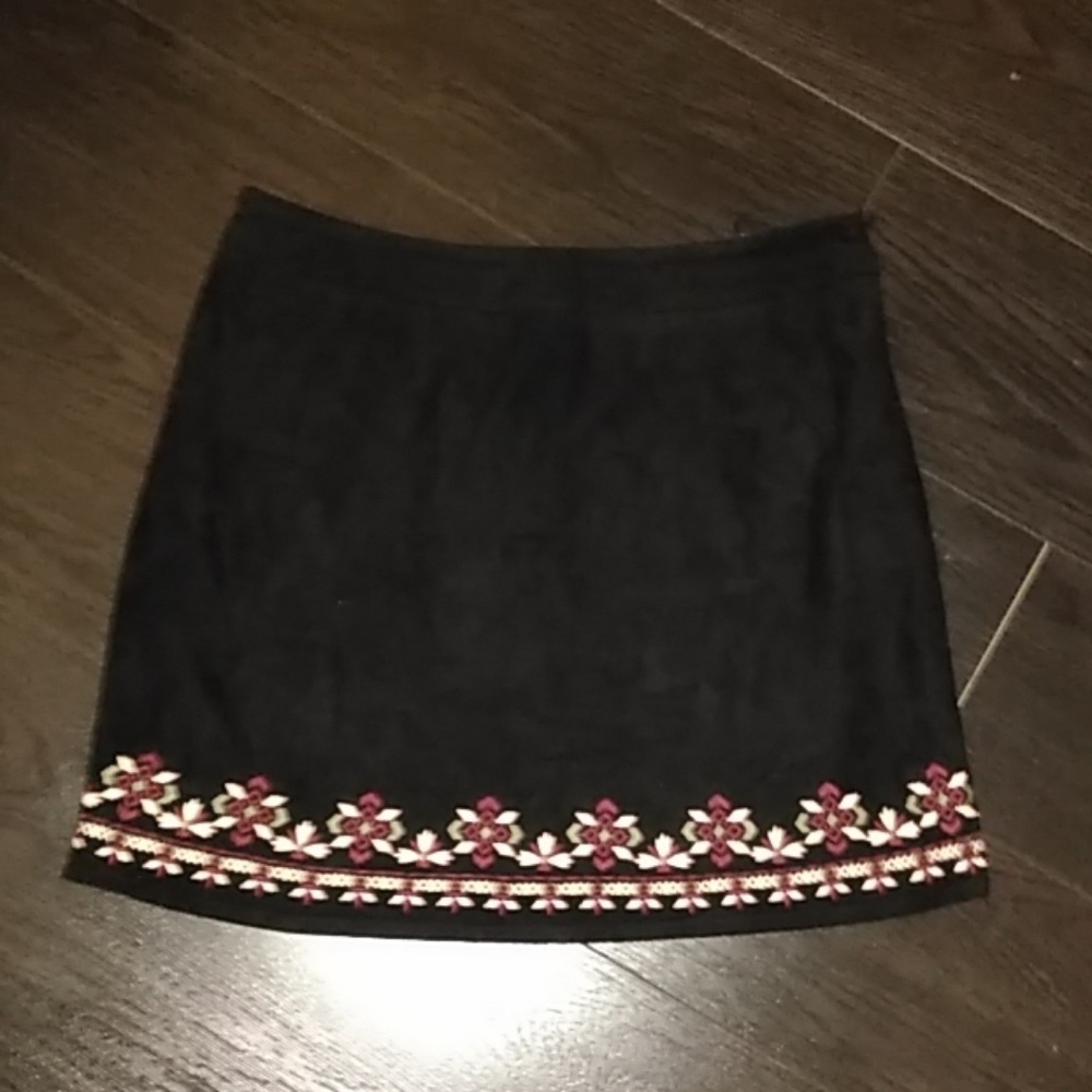 Forever 21 Women's Embroidered Miniskirt